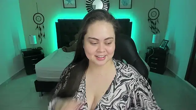 LolaVillalobos online show from November 2025 01:11:02 PM