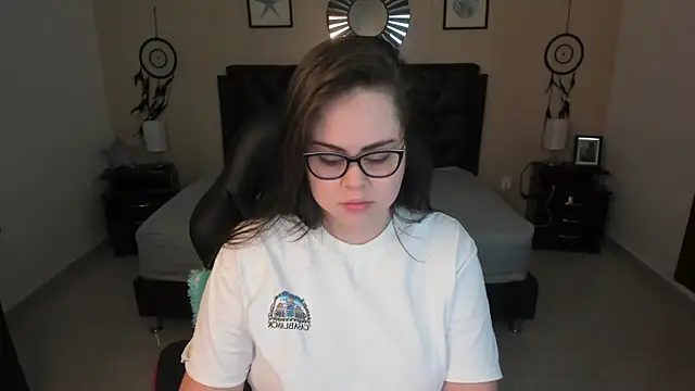 LolaVillalobos online show from February 2026 11:50:01 AM