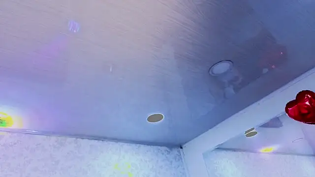 Snapshot of ZoeBenneti chatting on September 2025 05:08:01 AM ZoeBenneti online show from September 2025 05:08:01 AM