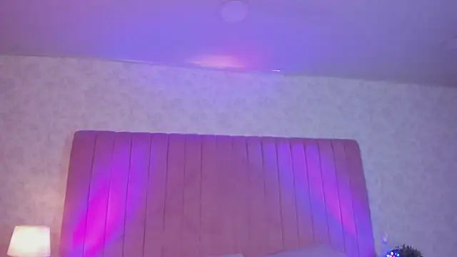 Snapshot of ZoeBenneti chatting on October 2025 04:31:02 AM ZoeBenneti online show from October 2025 04:31:02 AM