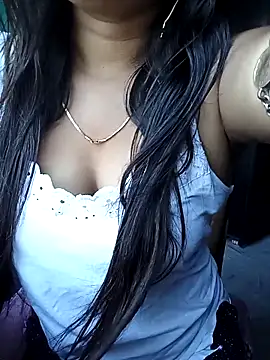 Snapshot of Desi_couple305 chatting on October 2025 01:47:02 AM Desi couple305 online show from October 2025 01:47:02 AM