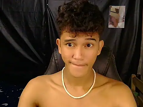 kenbigcockxx online show from February 2026 01:09:02 PM