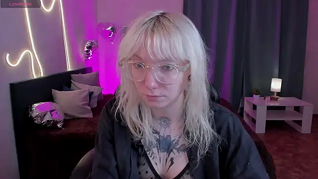 Snapshot of tattoo_art_baby chatting on May 2026 01:32:02 AM tattoo art baby online show from May 2026 01:32:02 AM