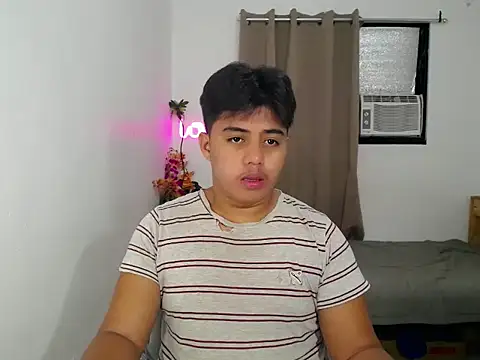 Hugecock2hundle intown online show from November 2025 02:17:01 PM