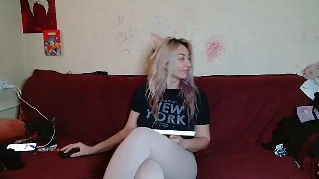 AsyaLulu online show from March 2026 12:01:01 PM