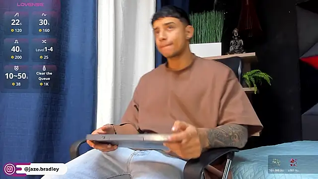 jaze bradley online show from November 2025 11:27:01 AM