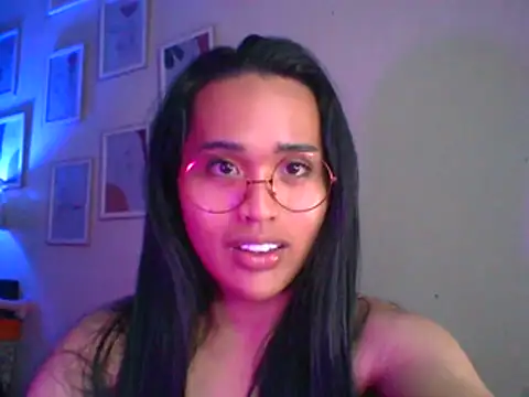 urmidnightcravingsxx online show from July 2026 03:36:02 PM