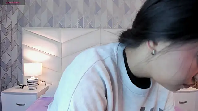 victoria   jonnes online show from September 2025 12:51:01 PM