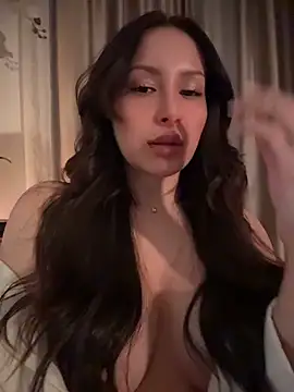 ArianaaSwift online show from April 2026 07:41:01 PM