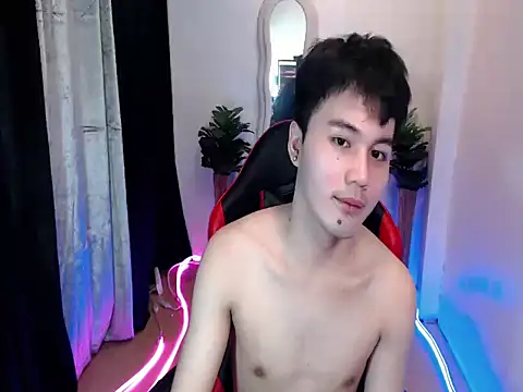 Snapshot of urasiantwink69 chatting on September 2025 03:39:02 PM urasiantwink69 online show from September 2025 03:39:02 PM