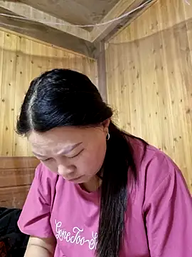 yoowwmr online show from October 2025 01:02:02 AM