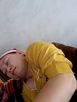 yoowwmr online show from November 2025 04:00:01 AM