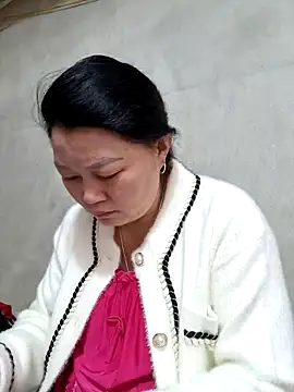 yoowwmr online show from November 2025 01:49:02 AM