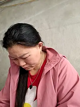 yoowwmr online show from December 2025 01:35:02 AM