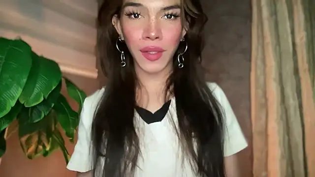 Snapshot of Misselliefayexxx chatting on November 2025 12:33:01 AM Misselliefayexxx online show from November 2025 12:33:01 AM