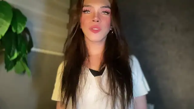 Snapshot of Misselliefayexxx chatting on November 2025 09:24:01 AM Misselliefayexxx online show from November 2025 09:24:01 AM