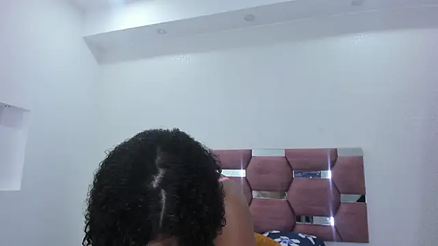 MiiaSmith   online show from November 2025 09:14:02 PM