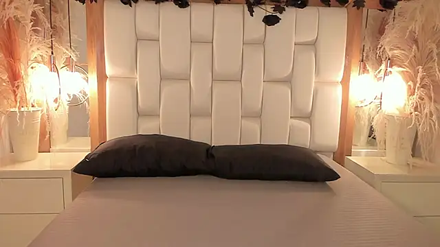 Daphne And Roger online show from November 2025 11:10:01 AM