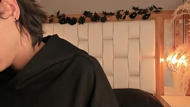 Snapshot of Daphne_And_Roger chatting on January 2026 10:41:02 AM Daphne And Roger online show from January 2026 10:41:02 AM