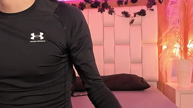 Snapshot of Daphne_And_Roger chatting on February 2026 10:53:02 AM Daphne And Roger online show from February 2026 10:53:02 AM