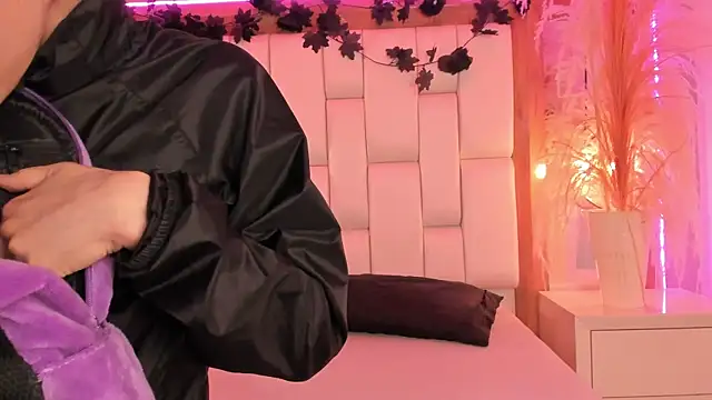 Snapshot of Daphne_And_Roger chatting on February 2026 10:54:02 AM Daphne And Roger online show from February 2026 10:54:02 AM