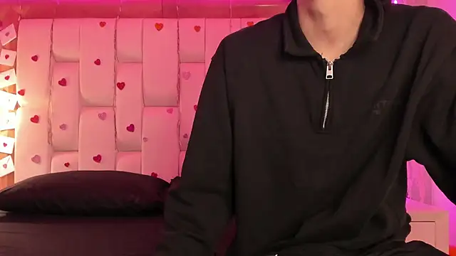 Snapshot of Daphne_And_Roger chatting on February 2026 11:00:01 AM Daphne And Roger online show from February 2026 11:00:01 AM