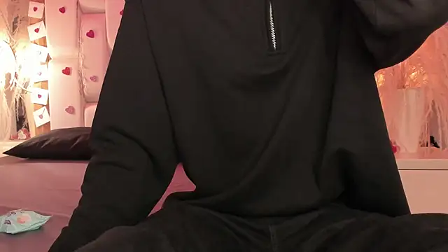 Snapshot of Daphne_And_Roger chatting on February 2026 11:07:02 AM Daphne And Roger online show from February 2026 11:07:02 AM