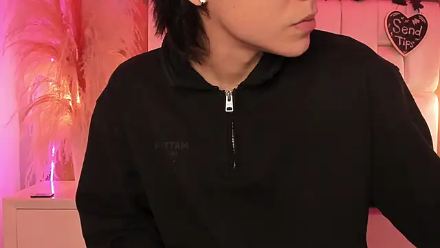 Snapshot of Daphne_And_Roger chatting on February 2026 10:59:01 AM Daphne And Roger online show from February 2026 10:59:01 AM