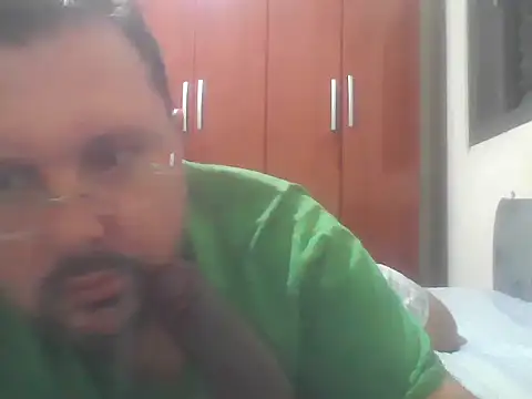 Luised80 online show from April 2026 07:52:02 PM