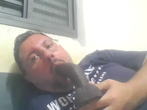 Luised80 online show from April 2026 01:42:01 AM