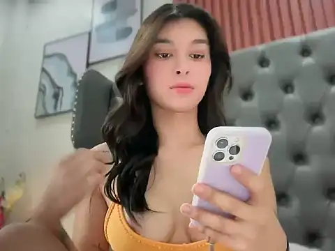 asiansmilexx online show from April 2026 11:50:01 PM