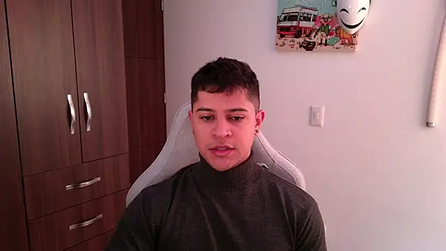 domsantiago  online show from October 2025 03:56:02 PM