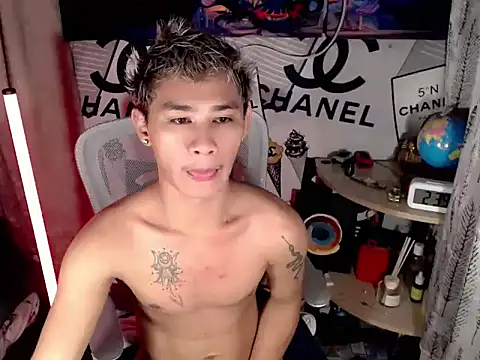 Snapshot of asianhardcock25 chatting on April 2026 06:38:01 PM asianhardcock25 online show from April 2026 06:38:01 PM