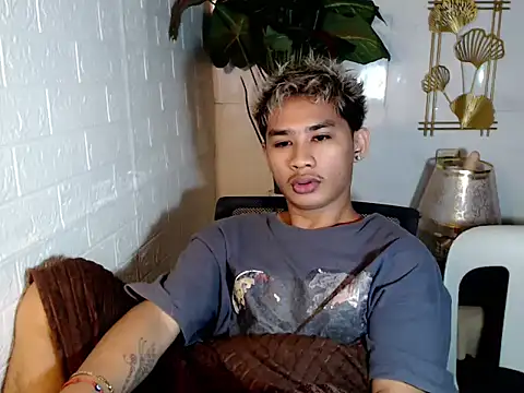 Snapshot of asianhardcock25 chatting on May 2026 05:43:01 PM asianhardcock25 online show from May 2026 05:43:01 PM