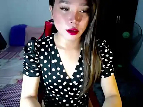 Urassiansweetcummer online show from October 2025 01:50:01 AM