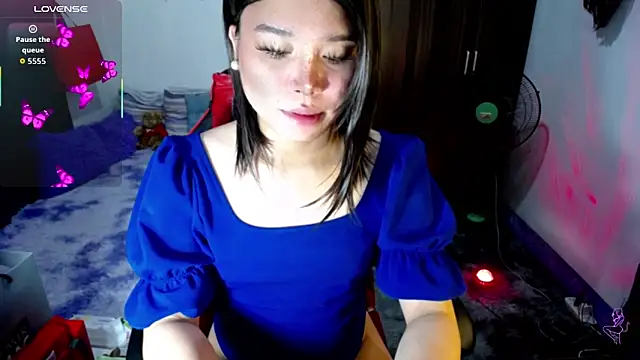 Urassiansweetcummer online show from February 2026 08:10:01 AM