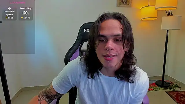 Snapshot of Maximiliano_scoott__ chatting on November 2025 06:10:01 PM Maximiliano scoott online show from November 2025 06:10:01 PM