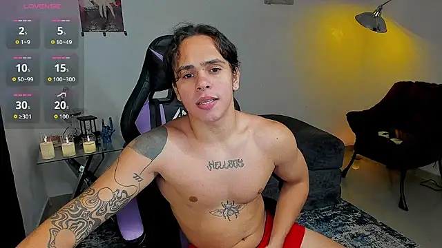 Snapshot of Maximiliano_scoott__ chatting on November 2025 10:52:02 PM Maximiliano scoott online show from November 2025 10:52:02 PM