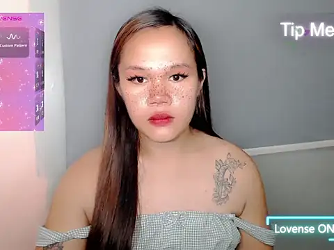 Lovelyariah online show from October 2025 10:02:01 AM