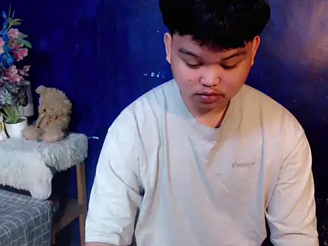 Reynelcock online show from April 2026 05:40:02 PM