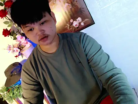 Snapshot of Reynelcock chatting on June 2026 06:44:01 AM Reynelcock online show from June 2026 06:44:01 AM