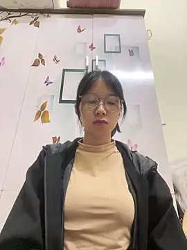 meomeo2k6 online show from December 2025 01:42:01 PM