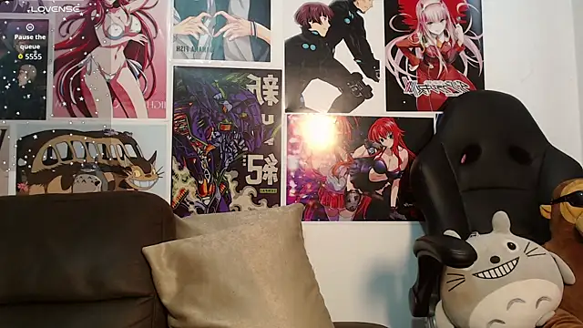 Cleogh  online show from September 2025 08:23:01 PM