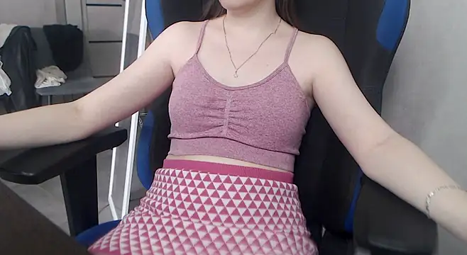 Snapshot of cute_elfy_ chatting on June 2026 01:24:02 PM cute elfy online show from June 2026 01:24:02 PM