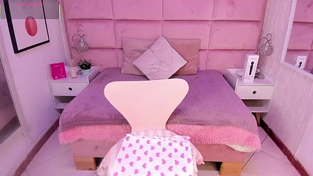 Snapshot of Janah_Myers chatting on November 2025 12:38:01 PM Janah Myers online show from November 2025 12:38:01 PM