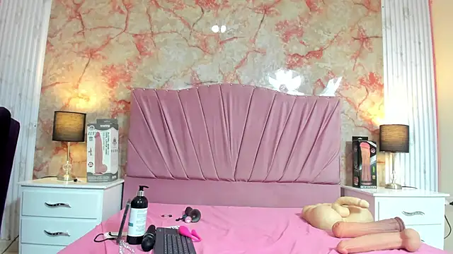 Wonderkloe  online show from January 2026 07:28:02 PM