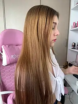 Nikii   online show from February 2026 04:05:02 PM