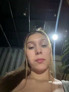 Snapshot of Nikii__ chatting on April 2026 12:13:02 AM Nikii online show from April 2026 12:13:02 AM