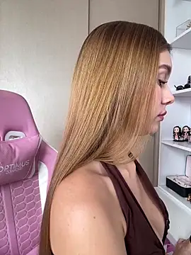 Snapshot of Nikii__ chatting on May 2026 02:57:01 PM Nikii online show from May 2026 02:57:01 PM
