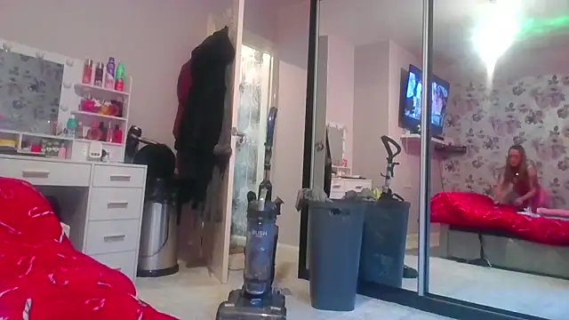 LucyRoseMae online show from February 2026 11:21:01 AM